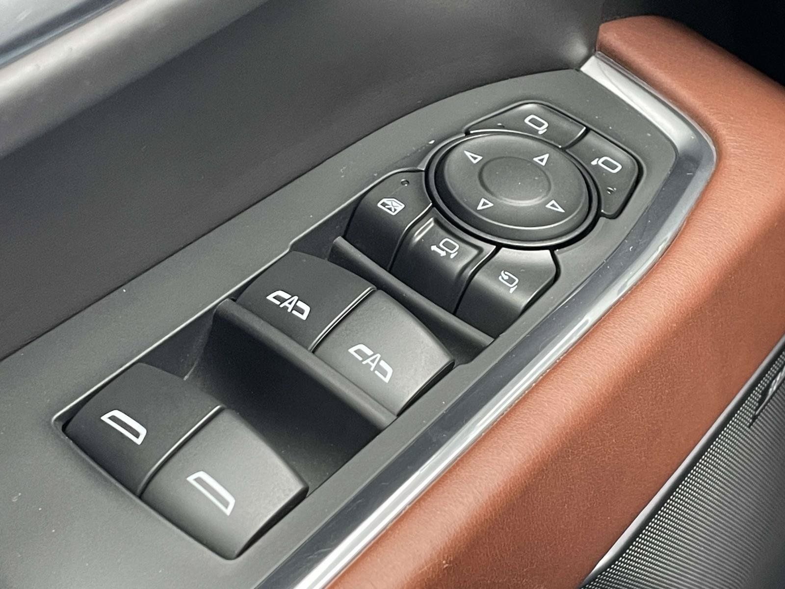 Certified 2024 GMC Sierra 2500 Denali Ultimate AWD/4WD image 31