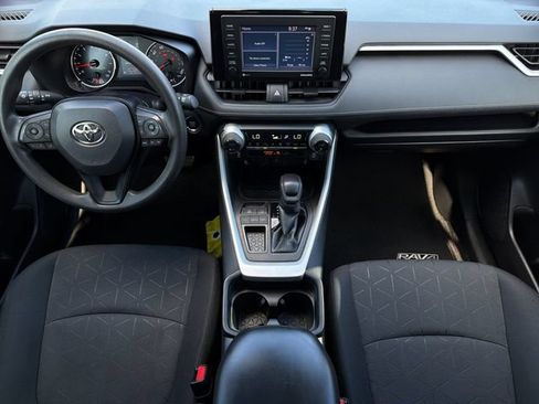 Used 2020 Toyota RAV4 XLE w/ Convenience Package FWD image 9