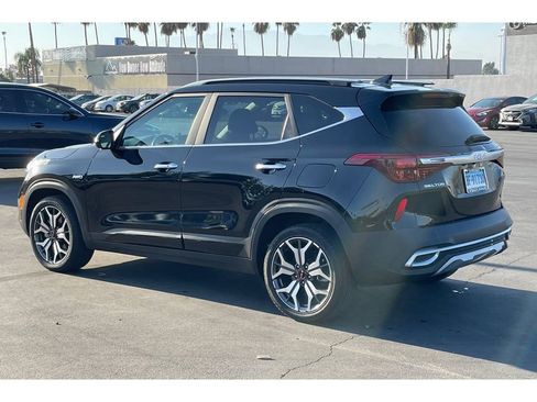 Used 2022 Kia Seltos SX w/ Sunroof Package image 3