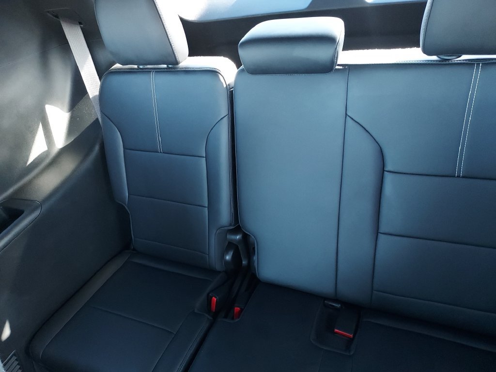 Used 2026 GMC Acadia Elevation w/ Elevation Premium Package FWD image 24