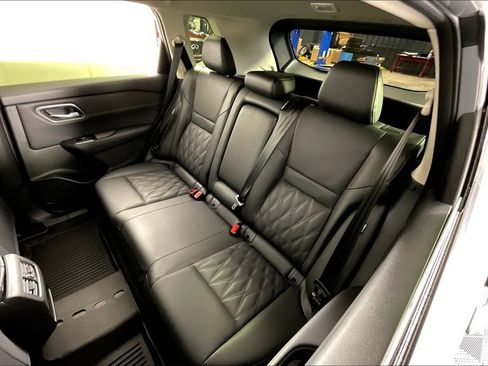 New 2025 Nissan Rogue Platinum image 15