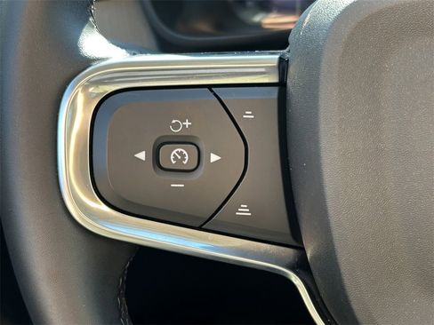 Used 2025 Volvo XC40 B5 Core w/ Protection Package Premier image 34