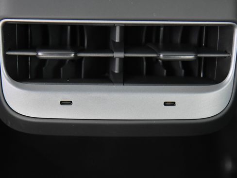 Used 2023 Tesla Model 3 Standard Range image 35