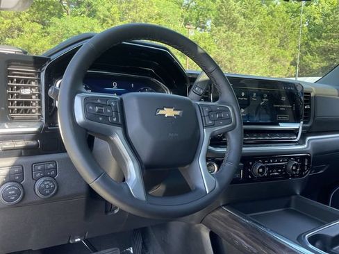Used 2025 Chevrolet Silverado 3500 LTZ w/ LTZ Plus Package AWD/4WD image 14