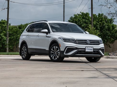 Used 2024 Volkswagen Tiguan S image 2