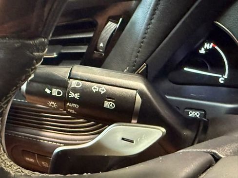 Used 2021 Lexus LS 500 w/ Interior Upgrade Package RWD image 19
