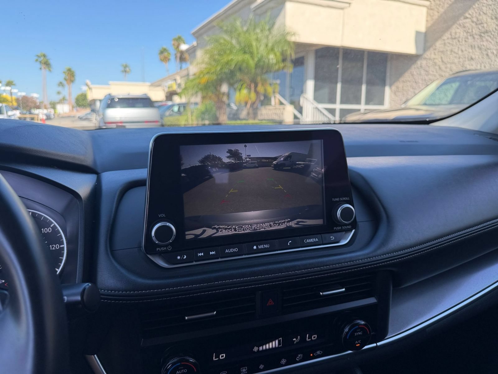 Used 2025 Nissan Rogue SV FWD image 25