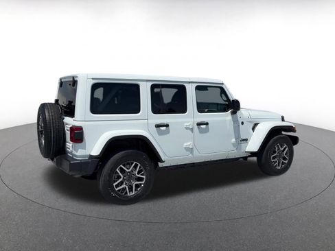 Used 2025 Jeep Wrangler Unlimited Sahara AWD/4WD image 15