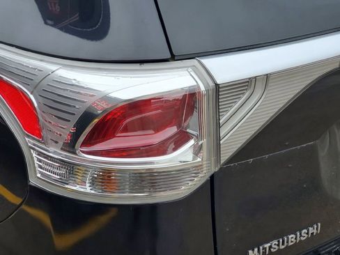 Used 2014 Mitsubishi Outlander ES FWD image 7
