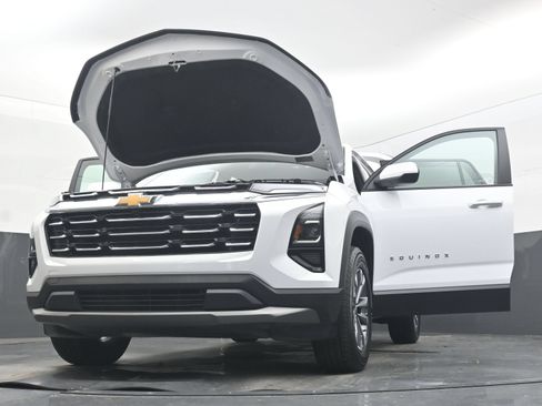 Used 2025 Chevrolet Equinox LT FWD image 41