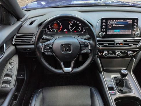 Used 2018 Honda Accord Sport image 16