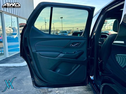 Used 2022 Chevrolet Traverse Premier w/ LPO, Floor Liner Package AWD/4WD image 21