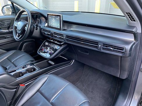 Used 2022 Lincoln Corsair AWD w/ Premium Package image 27