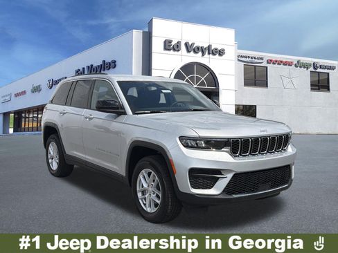 New 2026 Jeep Grand Cherokee Laredo image 1