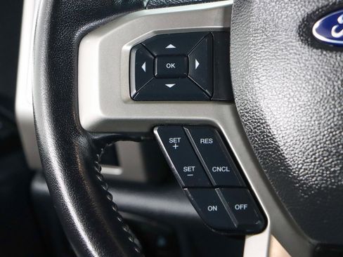 Used 2022 Ford F250 Lariat w/ Black Appearance Package image 14