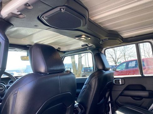 Used 2023 Jeep Wrangler Unlimited Sahara w/ Cold Weather Group image 33