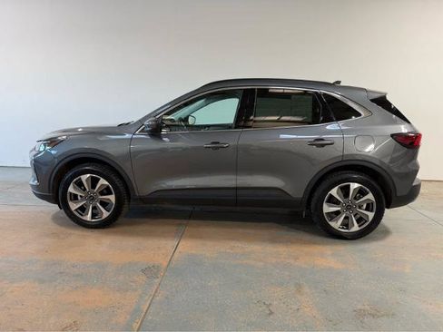 Used 2025 Ford Escape Platinum AWD/4WD image 2