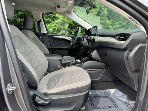 Used 2021 Ford Escape SE FWD image 9