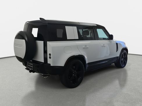 New 2026 Land Rover Defender 110 V8 image 5