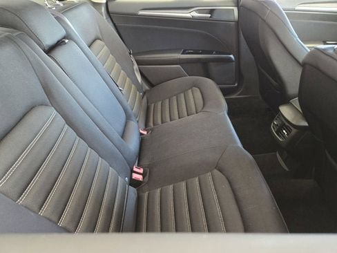 Used 2013 Ford Fusion SE image 6
