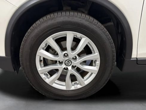 Used 2020 Nissan Rogue SV FWD image 26