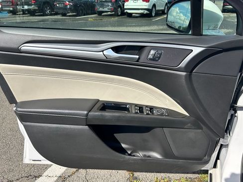 Used 2016 Ford Fusion Titanium FWD image 20
