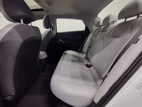 New 2026 Hyundai Elantra Limited image 37