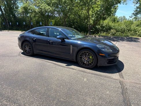 Used 2022 Porsche Panamera 4 E-Hybrid AWD/4WD image 17