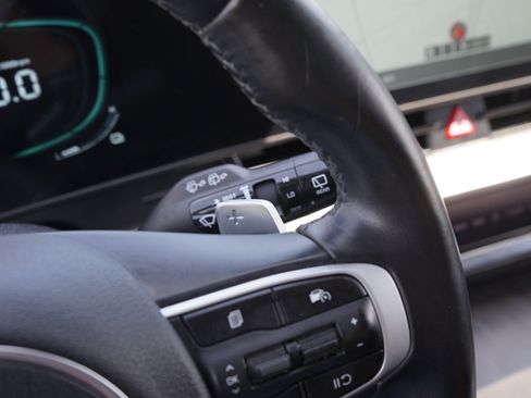 Used 2023 Kia Sportage EX AWD/4WD image 30