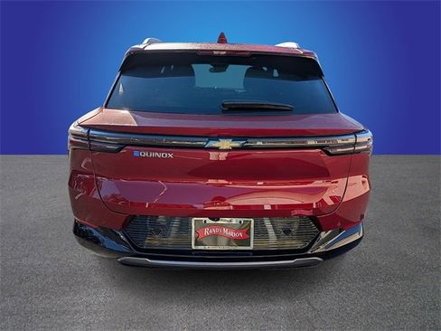 Used 2025 Chevrolet Equinox EV LT w/ Convenience Package image 4