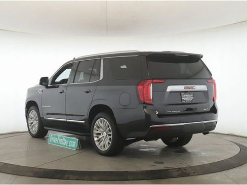Used 2023 GMC Yukon SLT w/ SLT Premium Package image 8