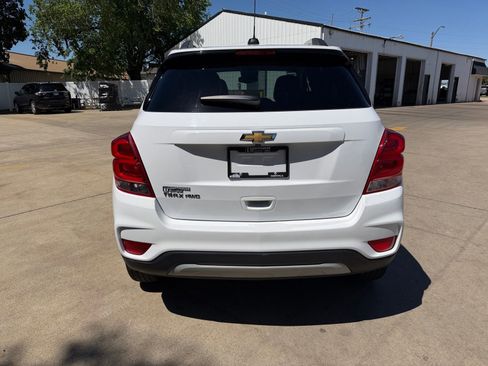Used 2021 Chevrolet Trax LT w/ LT Convenience Package AWD/4WD image 30