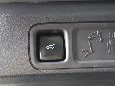 Used 2024 Ford Expedition Limited image 23