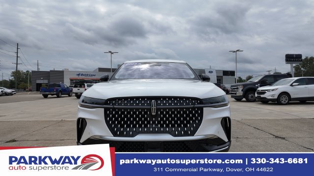 Certified 2025 Lincoln Nautilus Premier AWD/4WD image 2
