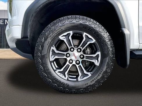 Used 2023 GMC Canyon AT4 w/ Technology Package AWD/4WD image 9