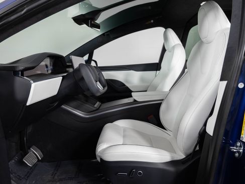 Used 2023 Tesla Model X Plaid image 15