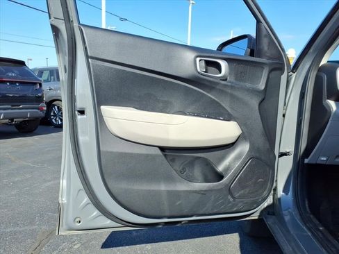 Used 2023 Hyundai Venue SEL w/ Cargo Package image 6