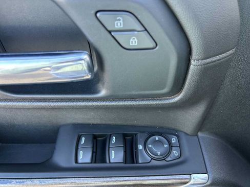 Used 2022 Chevrolet Silverado 1500 LT AWD/4WD image 15