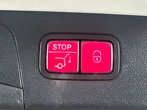 Used 2020 Mercedes-Benz GLC 300 image 21