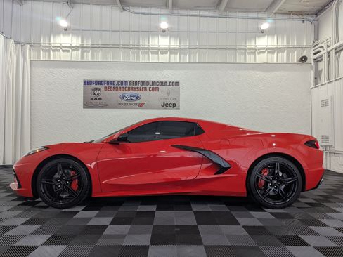 Used 2020 Chevrolet Corvette Stingray Preferred Conv w/ 2LT Preferred Equipment Group RWD image 2