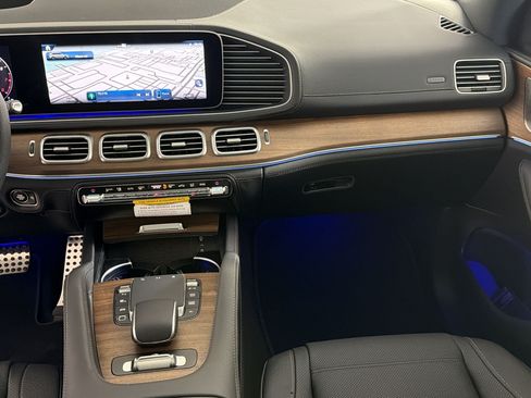 New 2026 Mercedes-Benz GLS 580 4MATIC image 29