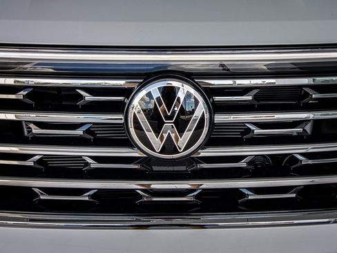 New 2026 Volkswagen Atlas SEL image 9