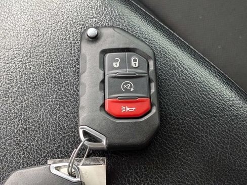Used 2021 Jeep Gladiator Sport AWD/4WD image 31