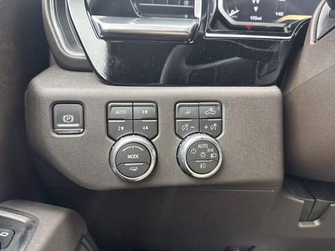 New 2026 GMC Sierra 2500 SLT image 30