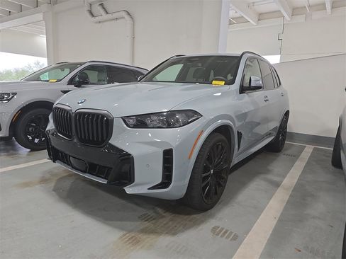 Used 2025 BMW X5 sDrive40i w/ M Sport Package image 1
