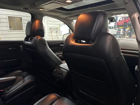 Used 2017 GMC Acadia Limited SLT AWD/4WD image 32