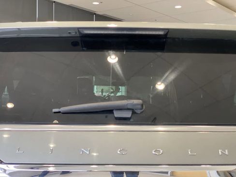 Used 2020 Lincoln Navigator L Reserve w/ Luxury Package image 11