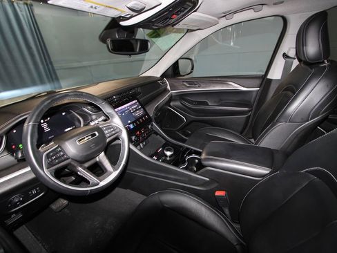 Used 2021 Jeep Grand Cherokee L Limited image 2