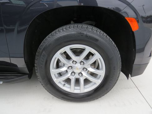 Used 2022 Chevrolet Tahoe LT w/ Luxury Package image 8