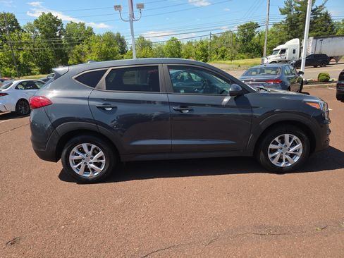 Used 2019 Hyundai Tucson SE AWD/4WD image 2